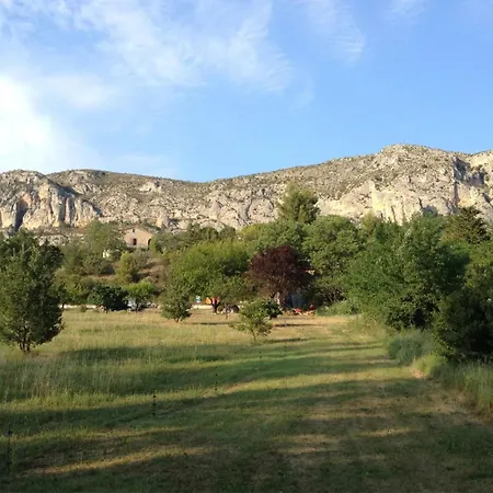 Holiday home Cabanon Authentique, Moustiers, Ruisseau Et Jardin