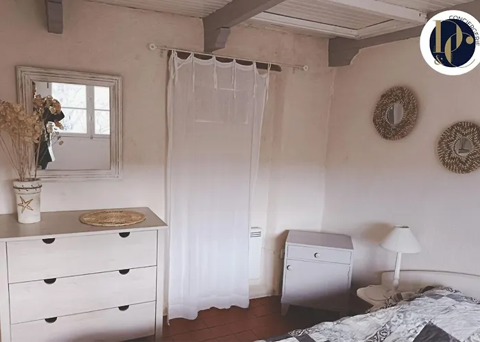 Holiday home Cabanon Authentique, Moustiers, Ruisseau Et Jardin