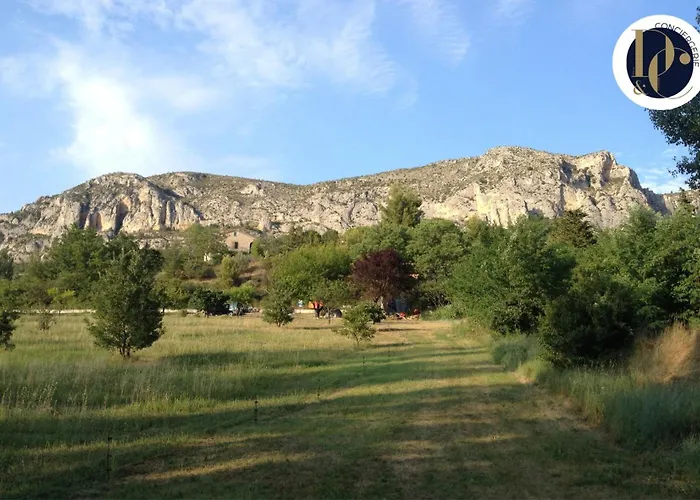Holiday home Cabanon Authentique, Moustiers, Ruisseau Et Jardin